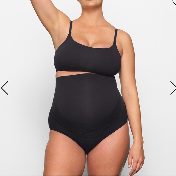 SKIMS Fit Everybody - MATERNITY BANDED HIGH-WAISTED BRIEF - Onyx - Large - Picture 2 of 6